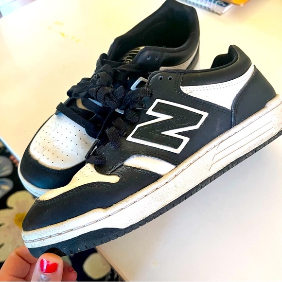 New Balance Black and White Retro Sneakers - Picture 2 of 4